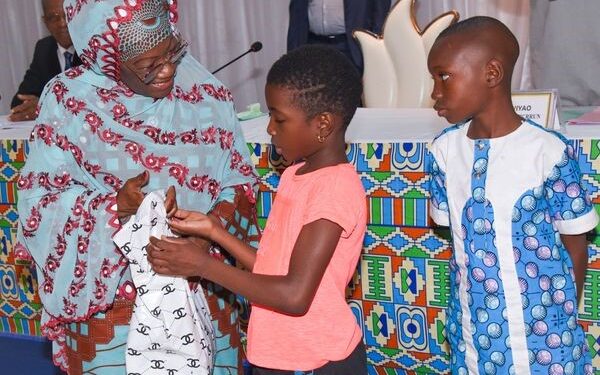 HCRRUN : Poursuivre et amplifier sereinement ce programme de bourses et d’aides aux enfants orphelins